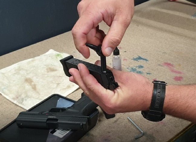 Uber basic CO2 pistol service and tune - Azraels Armoury