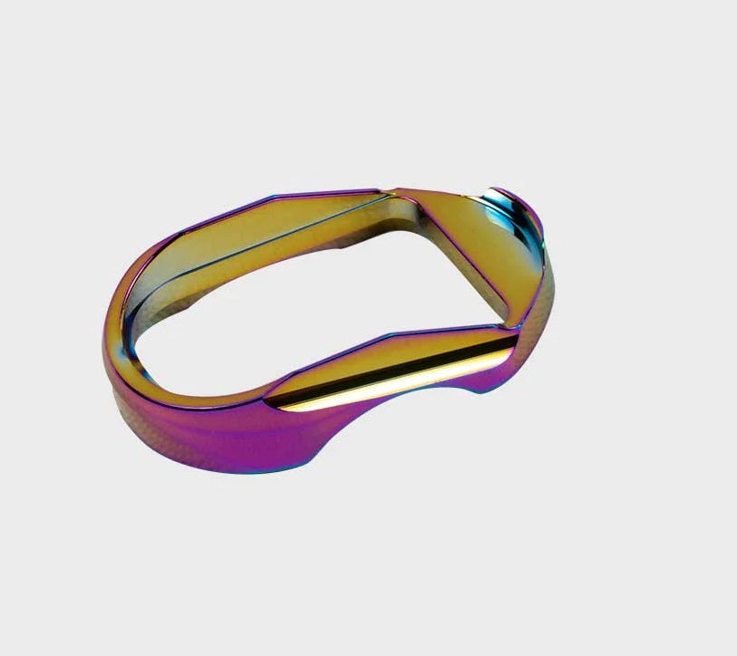 Multicolored metallic ring